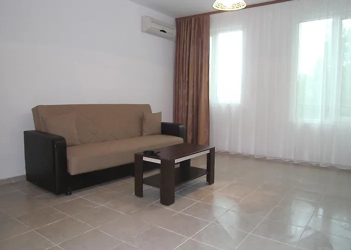 Апартамент Nicol In Hermes Complex