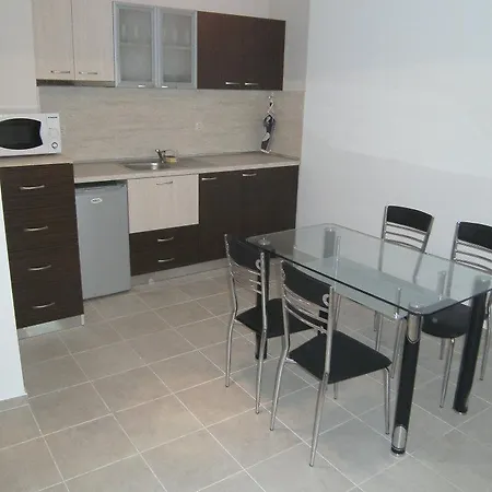 Nicol In Hermes Complex Appartement *