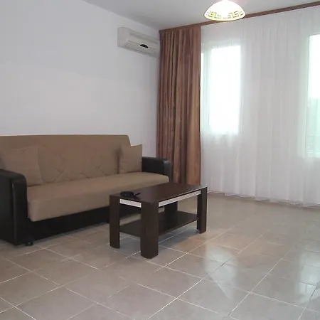 Apartment Nicol In Hermes Complex