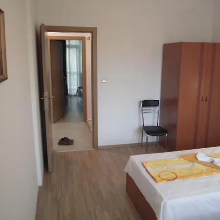 Apartment Nicol In Hermes Complex